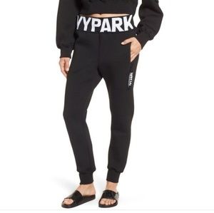 Ivy Park Sweatpants fits like 2x/3x